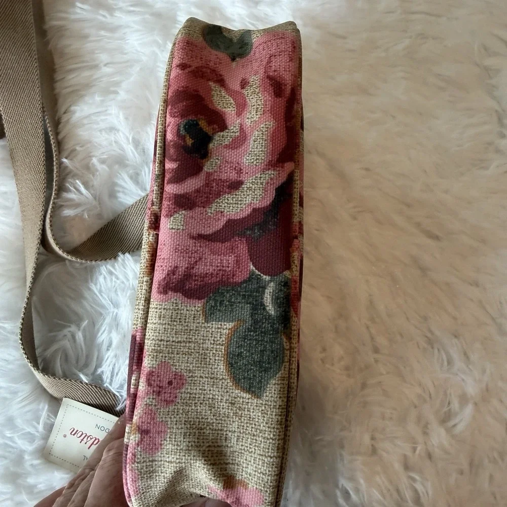 Cath Kidston crossbody bag in PVC, floral, cottage, garden, rose, romantic